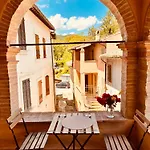 Casa In Umbria - Nella Valle Del Menotre Vicino Rasiglia, Foligno, Assisi,perugia Lejlighed Foligno