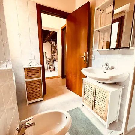 Casa In Umbria - Nella Valle Del Menotre Vicino Rasiglia, Foligno, Assisi,perugia Daire *