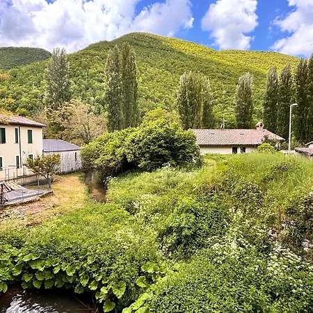 Casa In Umbria - Nella Valle Del Menotre Vicino Rasiglia, Foligno, Assisi,perugia Lejlighed *