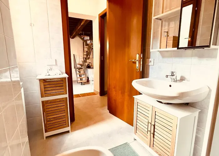 Casa In Umbria - Nella Valle Del Menotre Vicino Rasiglia, Foligno, Assisi,perugia Apartamento *